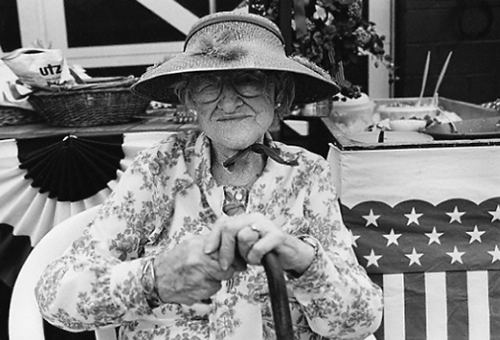 Nellie Coomes at a July 4th family reunion, Elkridge